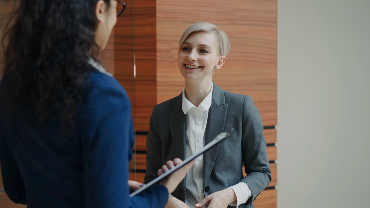 Cómo preparar tu próxima entrevista laboral bilingüe